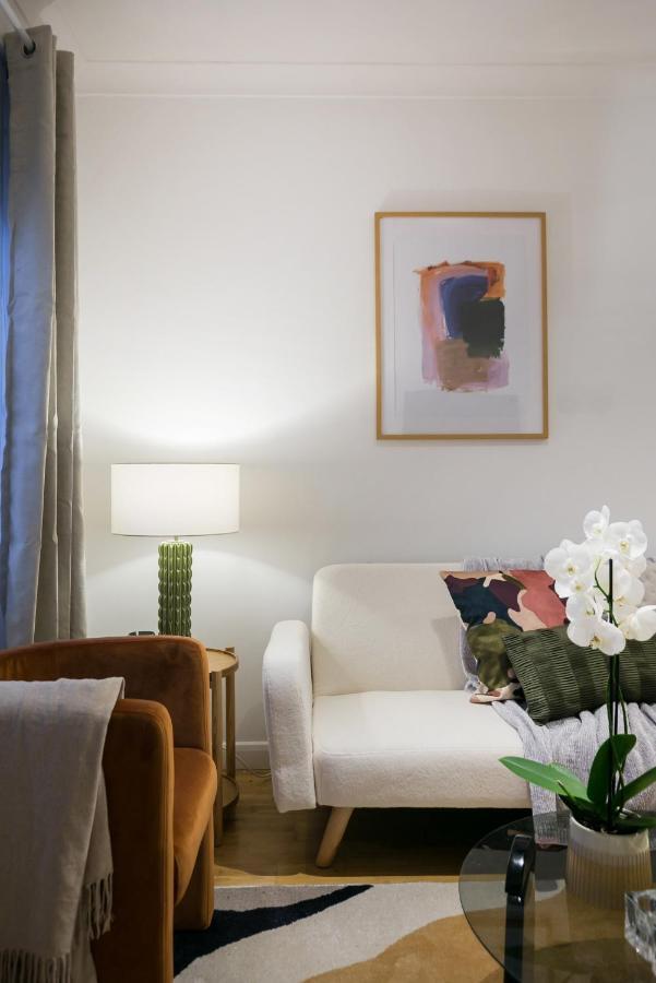Perfectly Located 1 Bed Apartment Above Tube Station Λονδίνο Εξωτερικό φωτογραφία