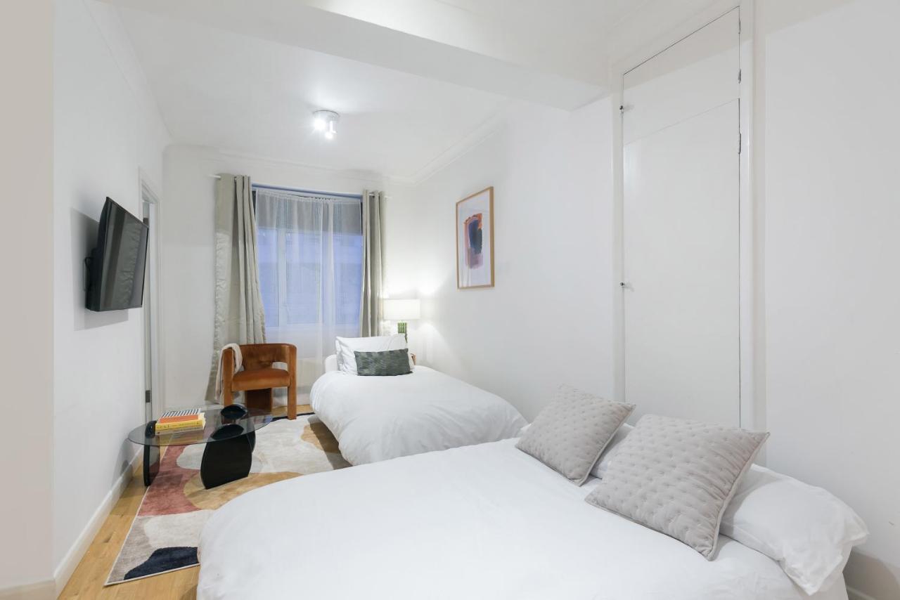 Perfectly Located 1 Bed Apartment Above Tube Station Λονδίνο Εξωτερικό φωτογραφία