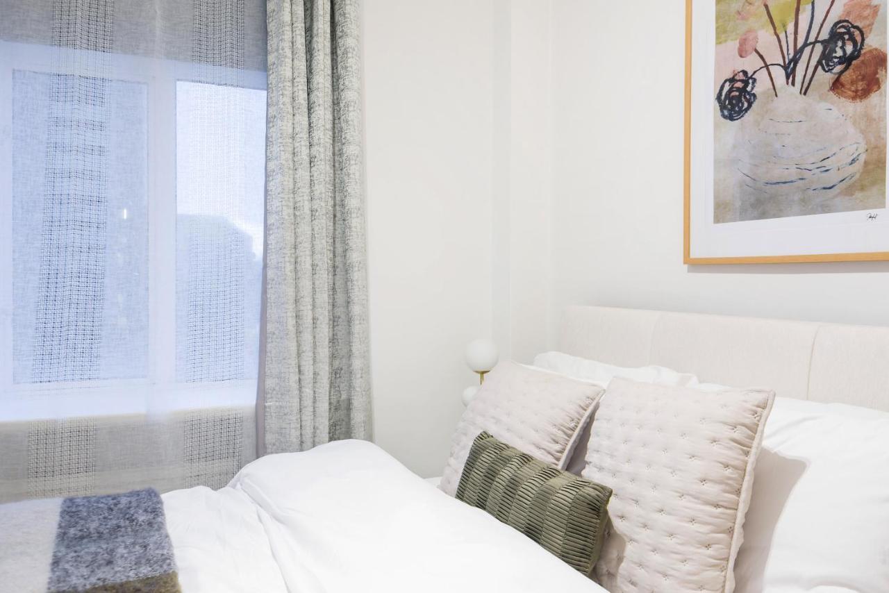 Perfectly Located 1 Bed Apartment Above Tube Station Λονδίνο Εξωτερικό φωτογραφία